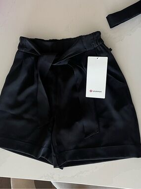 NWT noir short 5.5” | lululemon